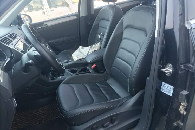 Used Volkswagen Tiguan L 2019 330TSI Automatic Two-Wheel Drive Smart Luxury Version China VI Standard Left Front Seat