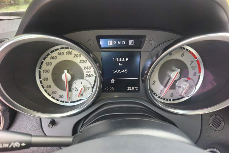 Used Mercedes-Benz SLK-Class 2011 SLK 200 Fashion Model
