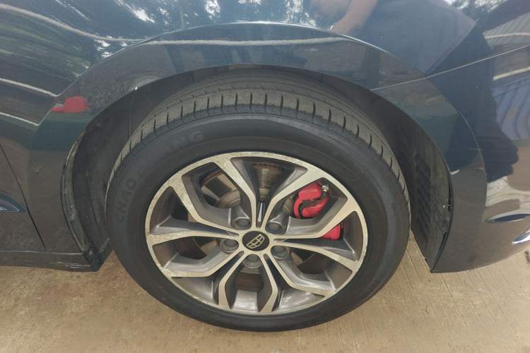 Used Geely Auto Emgrand GT 2017 1.8T Luxury Model Right Front Wheel Hub