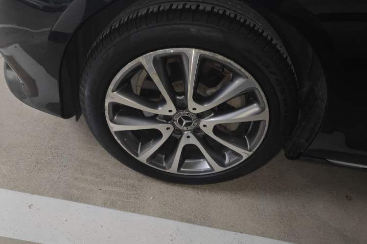 Used Mercedes-Benz E-Class 2019 E 200 L Left Front Wheel Hub