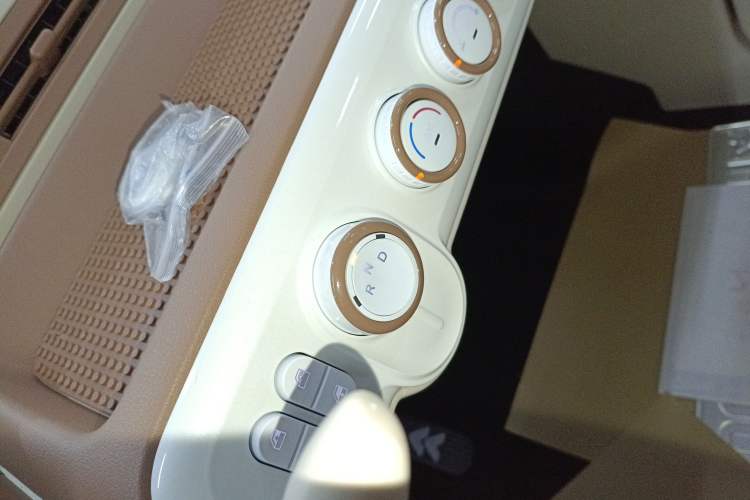 Used Bestune Pony 2026 222km Colorful Horse Gear Lever