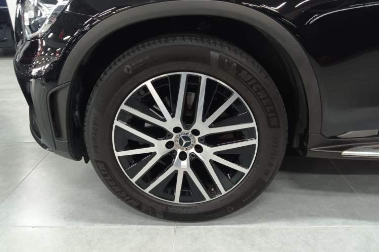 Used Mercedes-Benz GLC Coupe 2023 GLC 300 4MATIC Coupe SUV Exterior 4