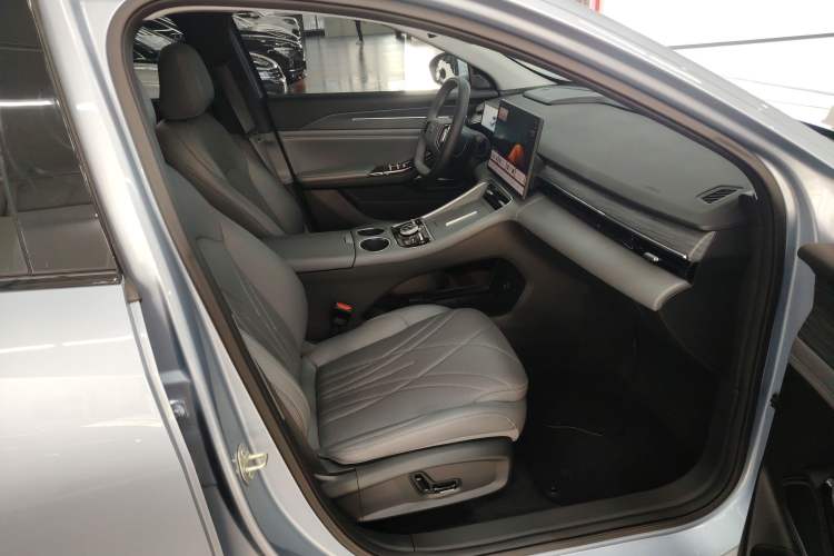 Used Geely Galaxy L6 2025 EM-i 140km Starship Edition