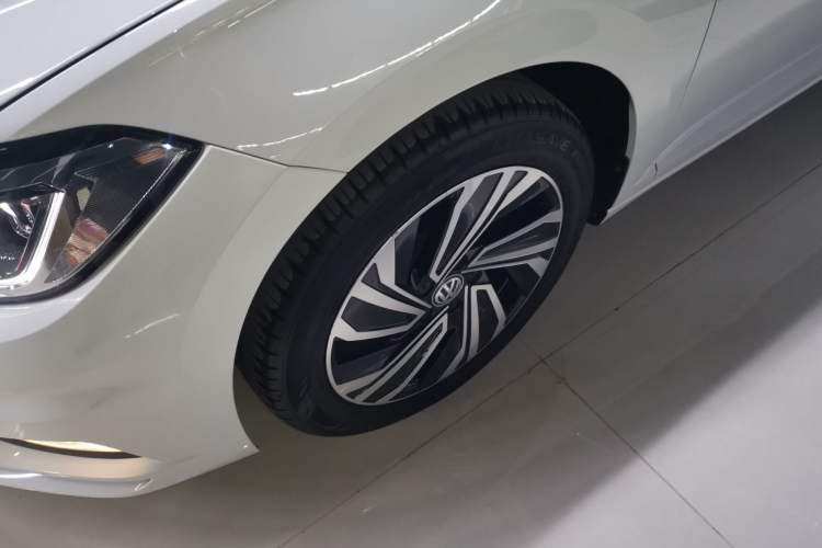 Used Volkswagen Sagitar 2022 280TSI DSG Flyover Edition Left Front Wheel Hub