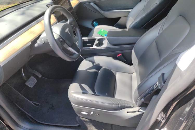 Used Tesla Model Y 2022 Rear-Wheel-Drive Version Left Front Seat