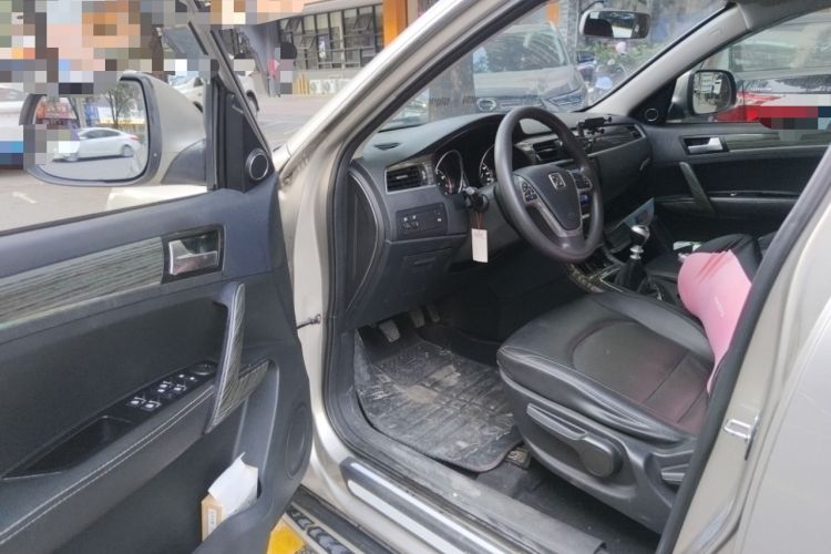 Used Zotye T600 2015 1.5T Manual Luxury Model Driver Seat