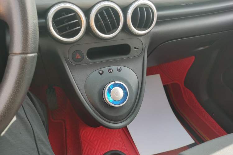 Used ORA Black Cat 2021 301 km Basic Version Gear Lever