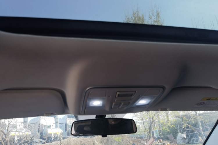 Used CHANGAN OSHAN X7 PLUS 2022 1.5T Blue Whale Edition Automatic ZhiZun Model Headliner