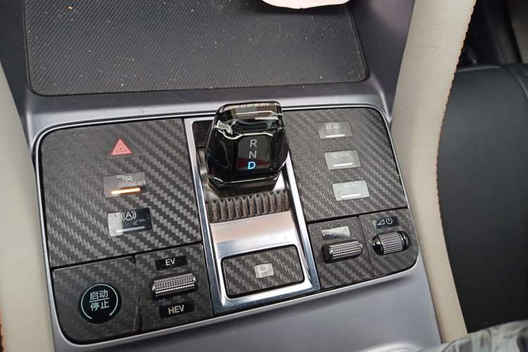 Used BYD Song PLUS New Energy 2023 Champion Edition DM-i 150KM Flagship PLUS Gear Lever