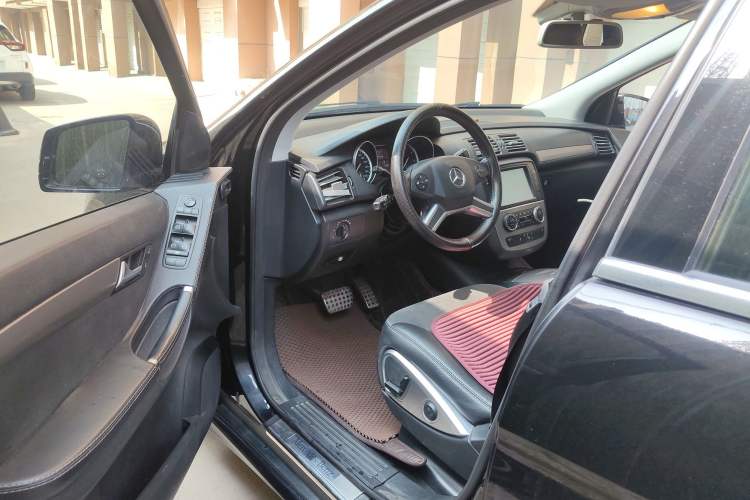 Used Mercedes-Benz R-Class 2014 R 320 4MATIC Luxury Model Driver Seat