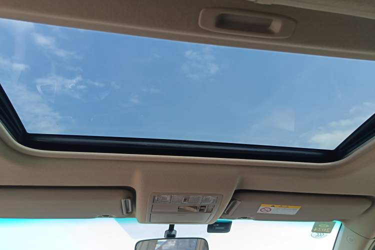 Used Toyota Highlander 2012 2.7L Two-Wheel Drive 7-Seater Luxury Edition