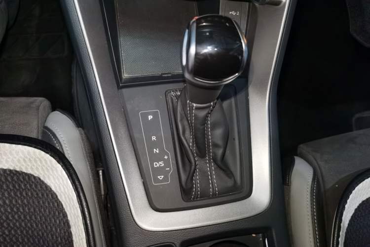 Used Audi Q3 2023 35 TFSI Progressive Dynamic Edition (1.4T) Gear Lever
