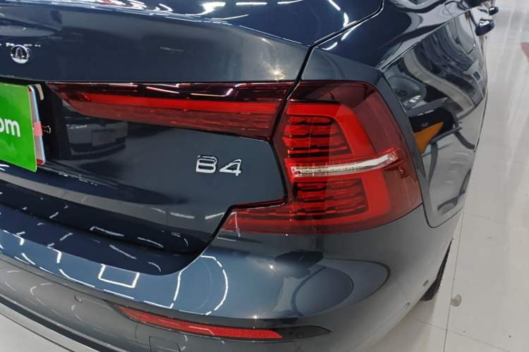 Used Volvo S60 2023 B4 Zhiyuan Luxury Edition
