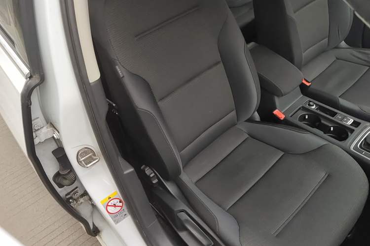 Used Volkswagen Golf 2015 1.4TSI Automatic Comfort Model Right Front Seat