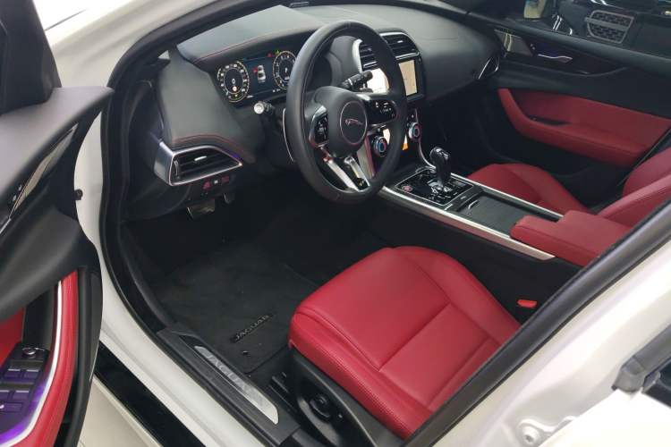 Used Jaguar XEL 2024 2.0T 250 PS R-DYNAMIC S Ebony Black Sport Edition
