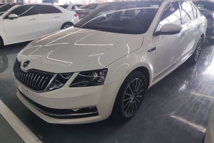 Used Skoda Octavia 2019 1.5L Automatic Smart Drive Luxury Edition China VI Standard
