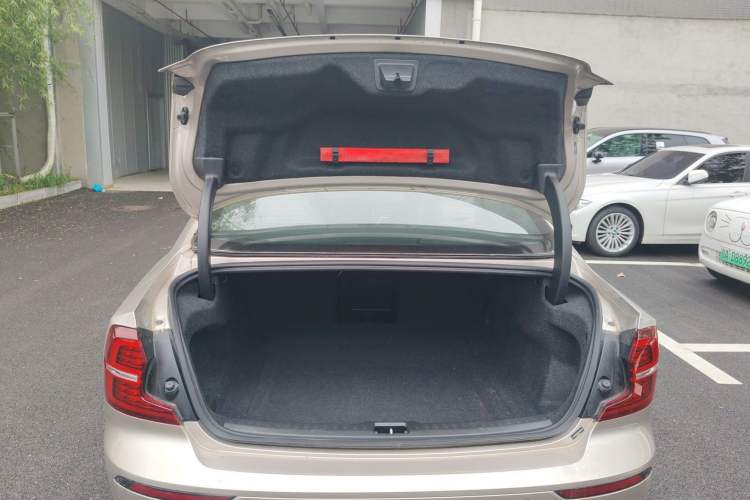 Used Volvo S60 2025 B4 Zhiyuan Luxury Edition Trunk