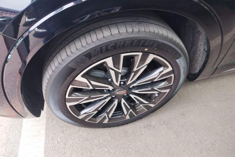 Used Hongqi HS5 2023 2.0T Four-Wheel Drive Flagship Pro Edition Left Front Wheel Hub