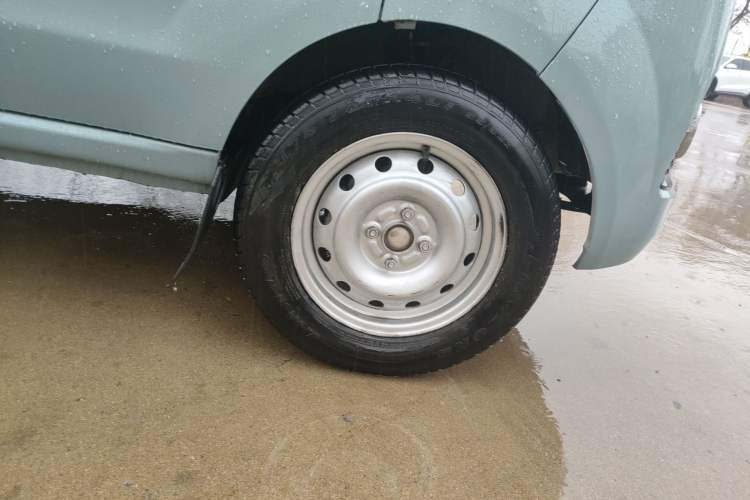 Used Jinbei Hiace X30 2013 1.3L Standard Version Right Front Wheel Hub