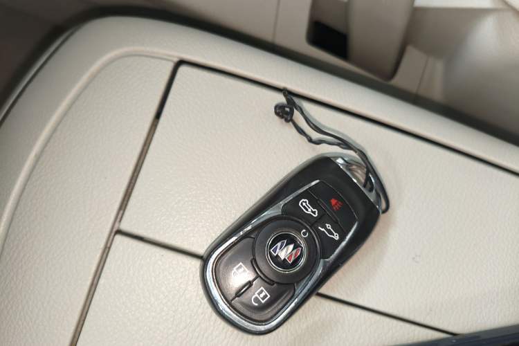 Used Buick GL8 2021 Land Cruiser Executive 652T Premium Model