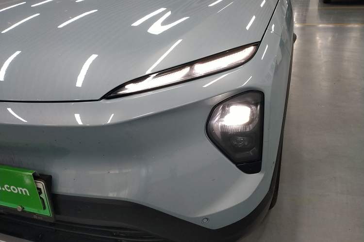 Used Nio ES7 2022 75 kWh Left Front Headlight