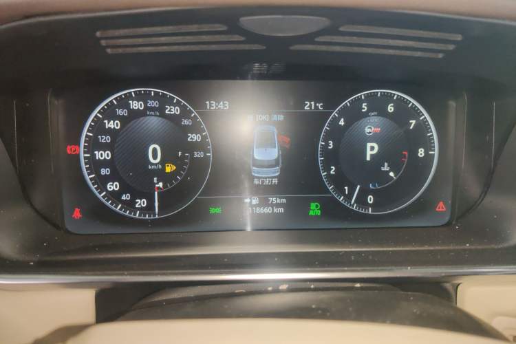 Used Land Rover Range 2017 3.0 SC V6 Vogue Extended Version Instrument Cluster