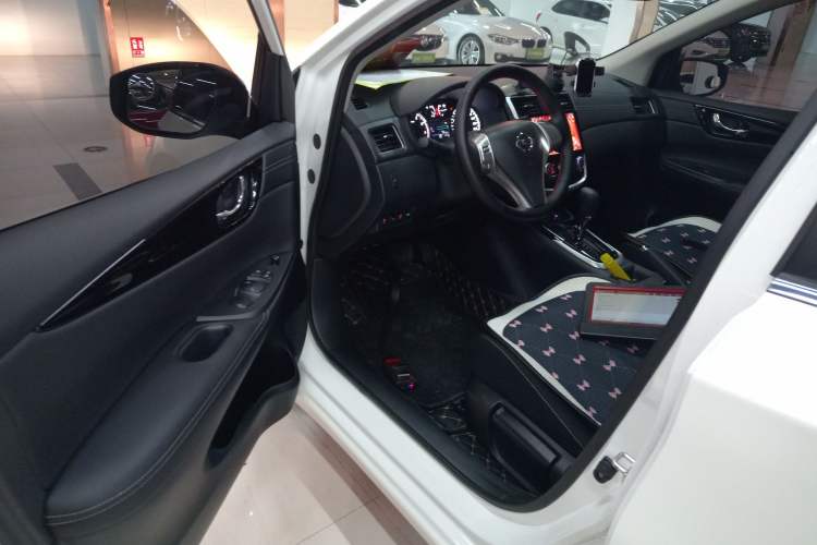 Used Nissan Tiida 2024 1.6L CVT Cool Dynamic Edition Left Front Seat