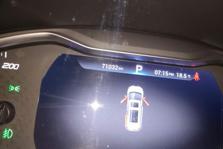 Used SAIC MAXUS G20 2020 2.0T Gasoline Automatic ZhiZun Edition Odometer Close Up