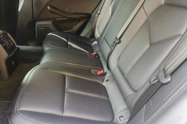 Used Porsche Macan 2024 Macan 2.0T Left Rear Seat