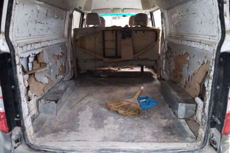 Used Jinbei New Hiace X30L 2016 1.3L Wealth Edition Van DLCG12 Trunk