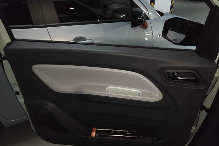 Used Wuling Hongguang MINIEV 2022 Macaron Premium Model – Lithium Iron Phosphate