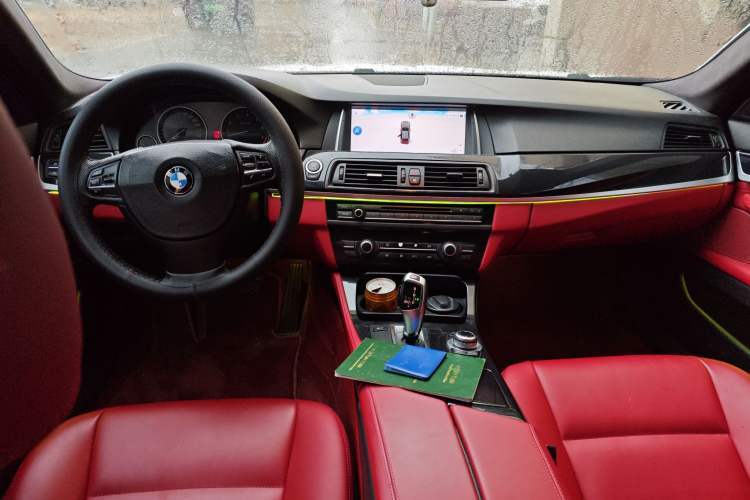 Used BMW 5 Series 2011 520Li Elegant Model
