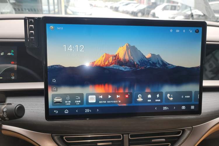 Used Denza D9 2022 DM-i 970 Four-Wheel Drive Flagship Model
