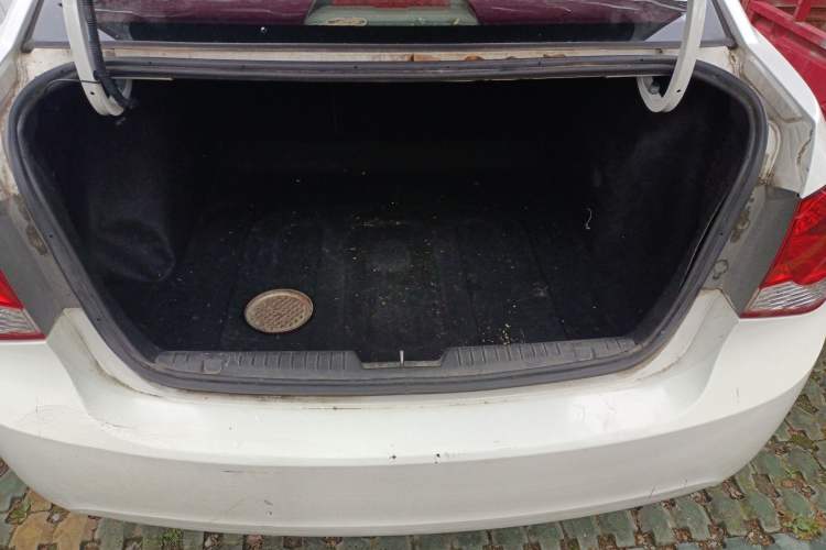 Used Chevrolet Cruze 2013 1.6L SL MT Trunk