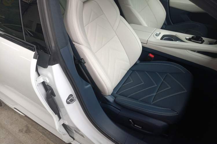 Used Zeekr 001 2022 Ultra-Long Range Dual-Motor ME Version
