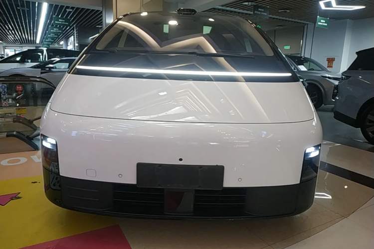 Used Li Auto MEGA 2025 Ultra Smart Refreshed Edition Front