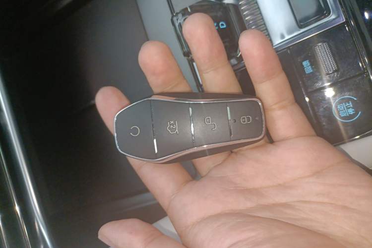 Used BYD Song PLUS New Energy 2025 EV Intelligent Driving Edition 520km Luxury Model Vehicle Key