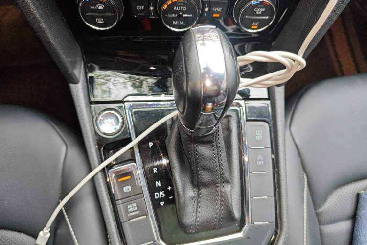 Used Volkswagen Lamando 2019 280TSI DSG Comfort Edition China VI standard Gear Lever