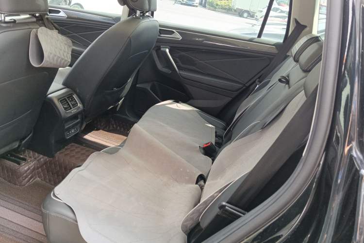 Used Volkswagen Tiguan L 2024 330TSI Automatic Two-Wheel Drive R-Line Enhanced Edition Left Rear Seat