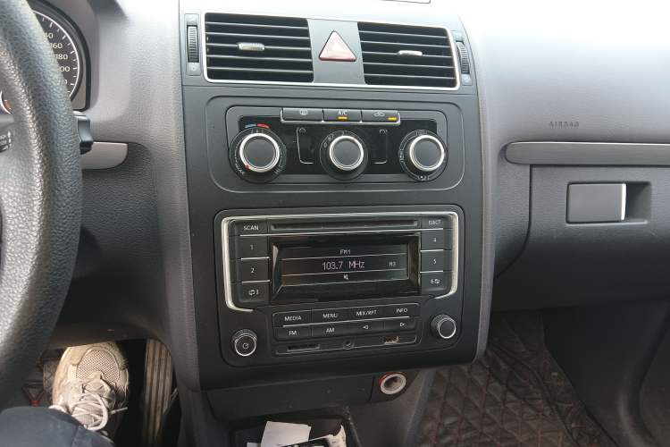 Used Volkswagen Touran 2015 1.4T DSG Comfort Edition 5 Seats