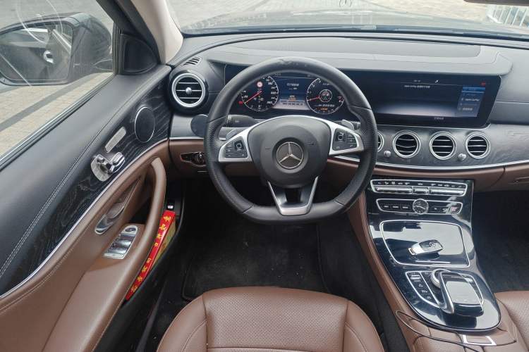 Used Mercedes-Benz E-Class 2016 E 300 L Sporty and Stylish Model
