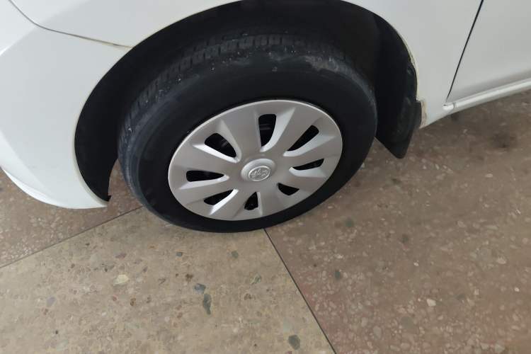 Used Venucia R30 2014 1.2L Manual Enjoyment Edition
