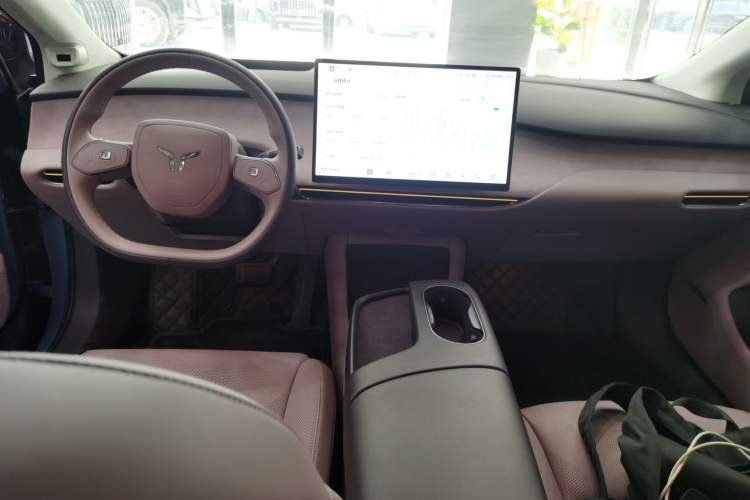 Used Hongqi Tiangong 05 2025 750 Smart Selection Center Console