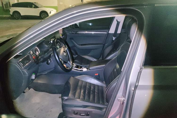 Used Skoda Superb 2016 TSI330 DSG Smart Drive Edition
