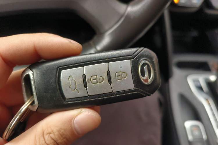 Used GAC Trumpchi GS4 2017 235T Automatic Two-Wheel Drive Luxury Smart Connectivity Version Vehicle Key