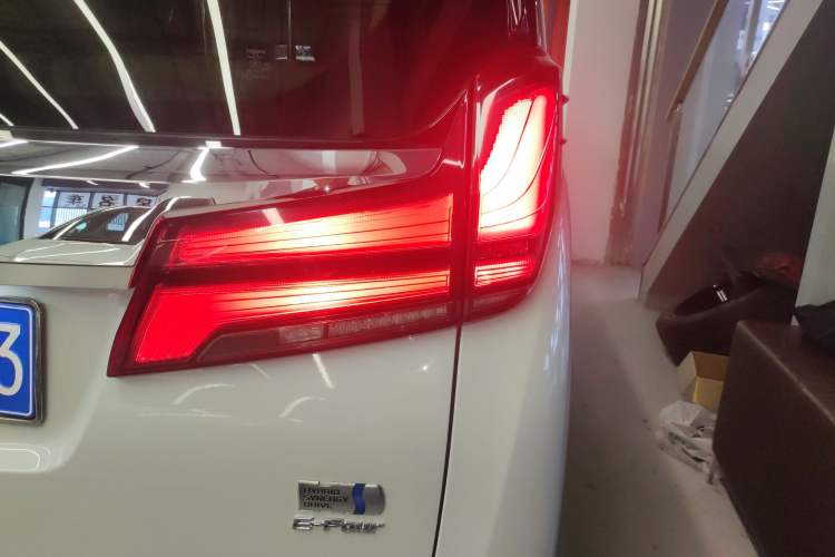 Used Toyota Alphard 2021 Dual-Engine 2.5L Luxury Edition Exterior 3