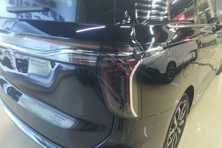 Used Hongqi HQ9 2023 2.0T Smart Connect Flagship Edition
