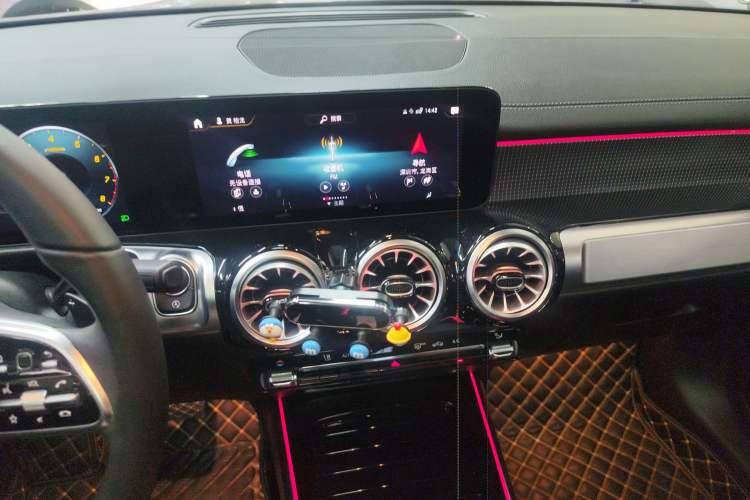 Used Mercedes-Benz GLB 2022 GLB 220 Dynamic Edition Audio And AC Panel