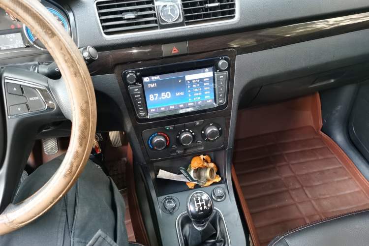 Used Dongfeng Fengon 360 2015 1.5L Manual Luxury 7-Seater China IV Standard