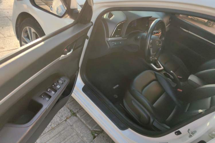 Used Hyundai Elantra (6th Generation / Lingdong) 2016 1.6L Automatic ZhiXuan – Elite Version
